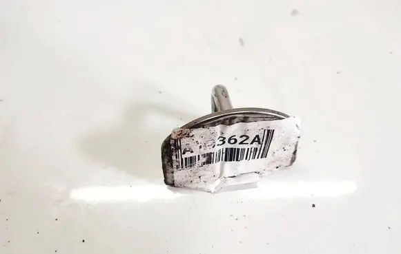 Skoda Fabia Mk1 (6Y) Front door lock loop/hook striker 