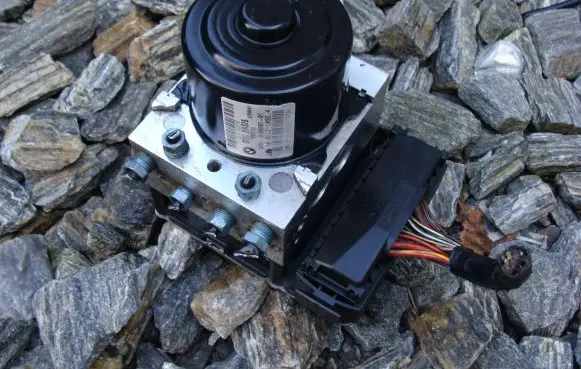 BMW X3 F25 ABS Pump 6880267