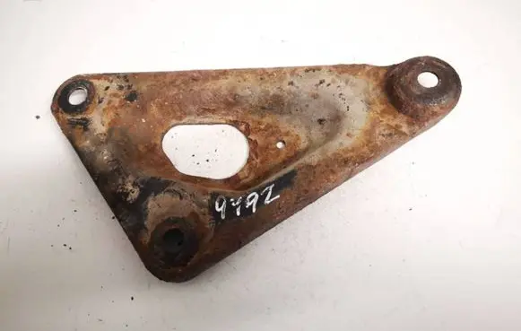 Opel Zafira A Engine mounting bracket