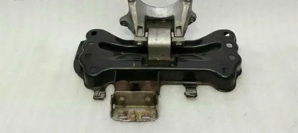 Mercedes-Benz CLS C218 X218 Gearbox mounting bracket A2122403802