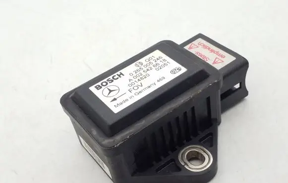 Mercedes-Benz E W211 ESP acceleration yaw rate sensor A0025426618 0265005246