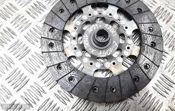 Nissan X-Trail T32 Clutch pressure plate 301015976r