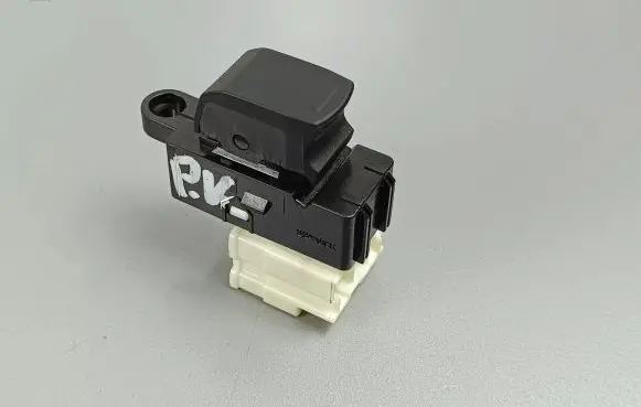 Suzuki SX4 S-Cross Electric window control switch