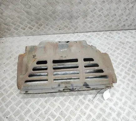 Mitsubishi L200 Engine splash shield/under tray 5370B507