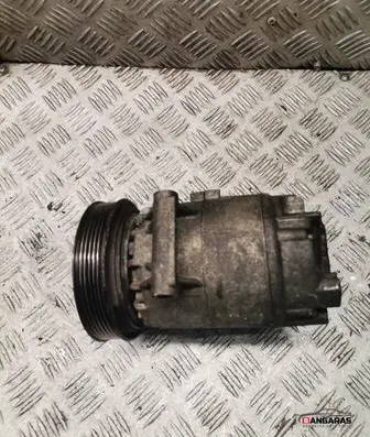 Nissan Qashqai Air conditioning (A/C) compressor (pump) 01140170