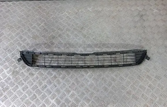 Toyota RAV 4 (XA40) Front bumper lower grill 5311242090