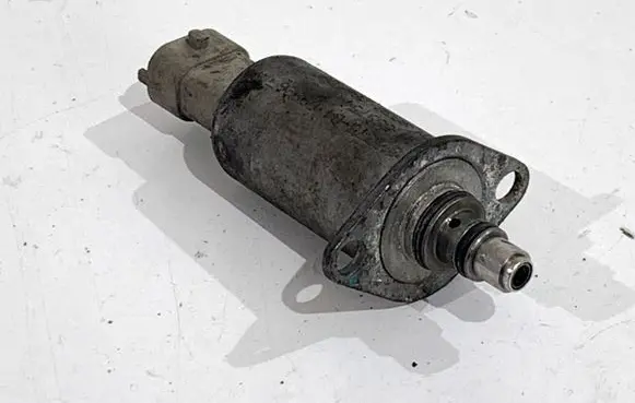 Opel Vectra C Fuel pressure regulator 55575441