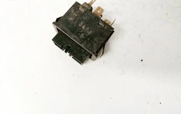 Fog light switch