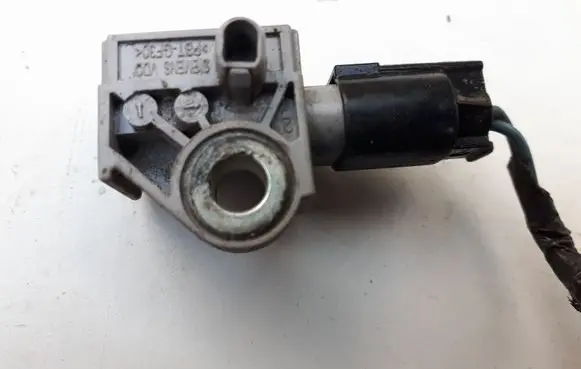 Chrysler Town & Country V Airbag deployment crash/impact sensor 04896011AB A2048201985