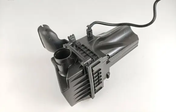 Ford Fiesta Air filter box 8V219600BH