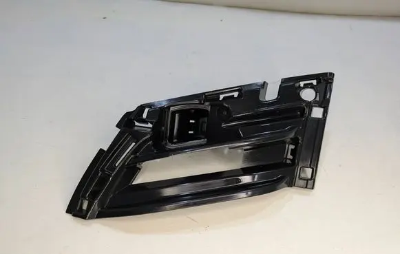 Skoda Octavia Mk3 (5E) Front bumper upper radiator grill 5E0807724A 1145424001