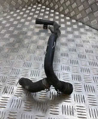 Audi A4 S4 B7 8E 8H Engine coolant pipe/hose