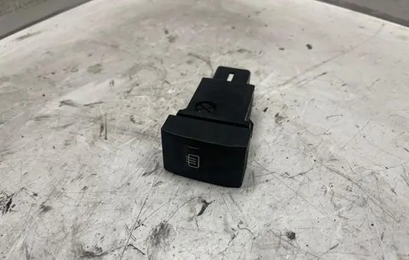 KIA Sorento Windscreen/window heater switch