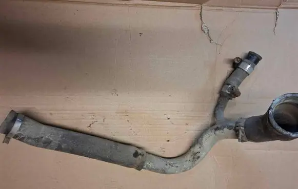 Mercedes-Benz 280 450 W116 Engine coolant pipe/hose