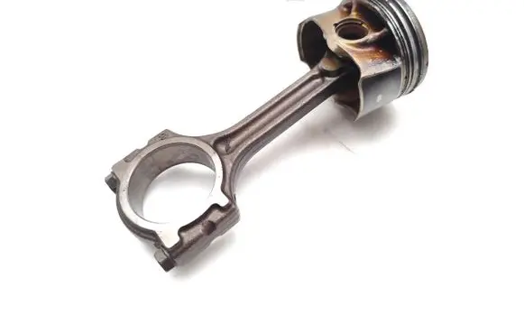 Renault Captur Piston with connecting rod H4B400