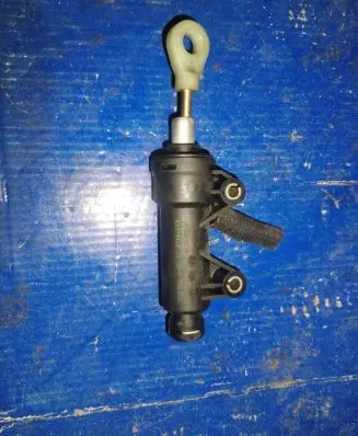 BMW 3 E46 Clutch master cylinder 6758822