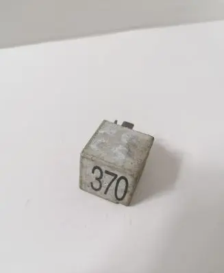 Audi A6 S6 C5 4B Other relay 8D0951253