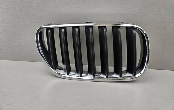 BMW X3 E83 Front bumper upper radiator grill 3420088 51113420088