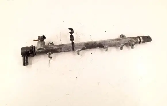 Mercedes-Benz E W211 Fuel main line pipe 6110700395 6110780449
