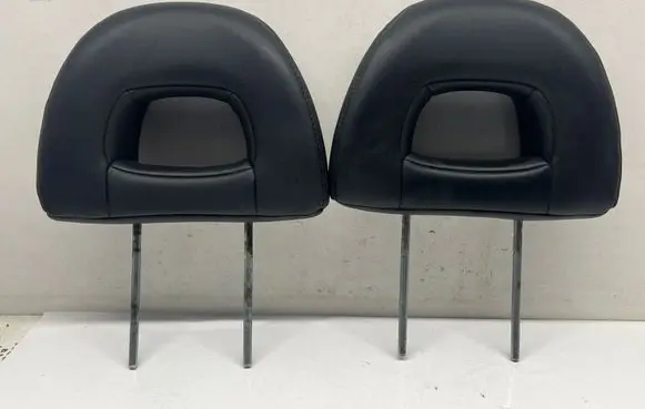 Mitsubishi Pajero Front seat headrest