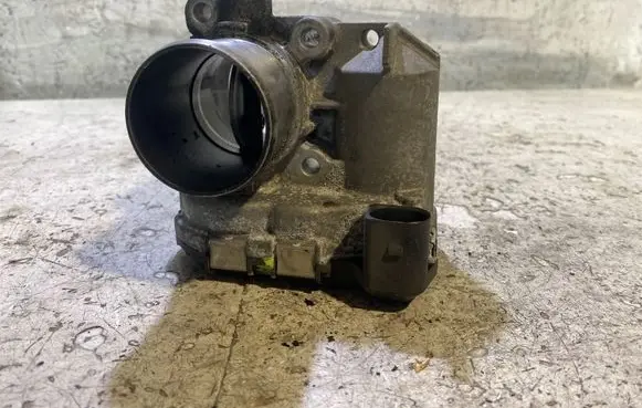Renault Trafic II (X83) Throttle valve 8200330810 8200330812 0281002685