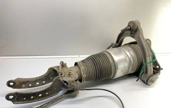 Audi Q7 4L Front air suspension shock absorber 