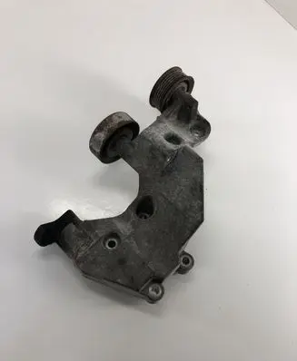 KIA Sportage Generator/alternator bracket 