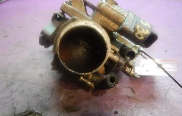 Opel Vectra B Throttle body valve 