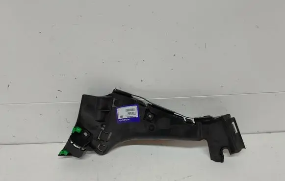 Rear bumper mounting bracket