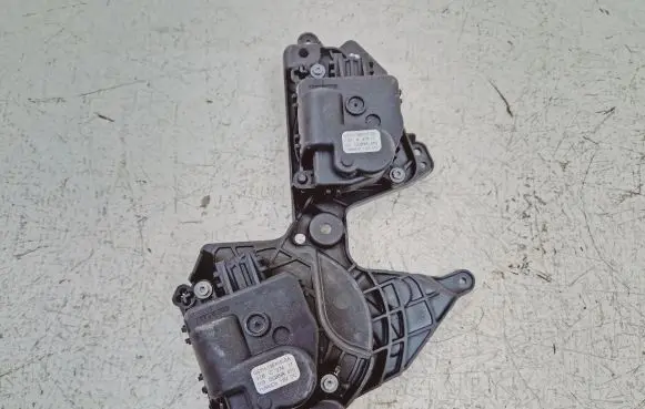 Ford Escape IV Air flap motor/actuator GS7H19E616 GS7H19E616AA GS7H19E616BA