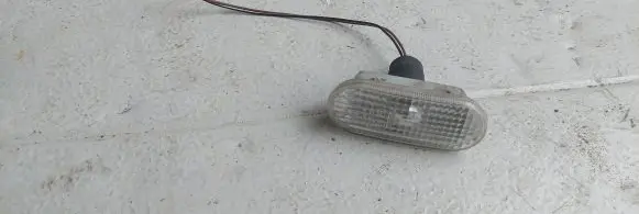 Volkswagen PASSAT B5 Front fender indicator light