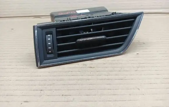 Skoda Octavia Mk3 (5E) Dashboard side air vent grill/cover trim 3V0819701C 18092015 9567