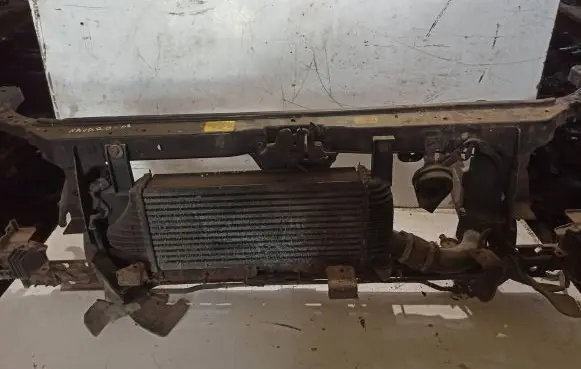 Nissan Navara D40 Radiator support slam panel
