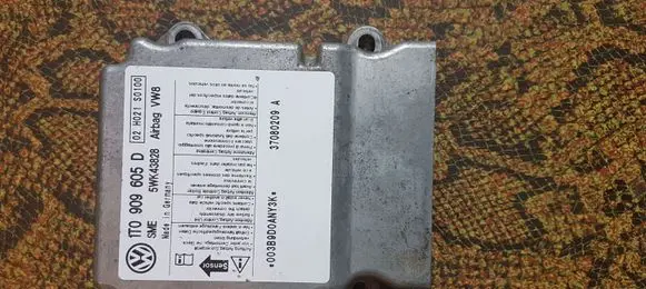 Volkswagen Touran I Airbag control unit/module 1T0909605D 5WK43828
