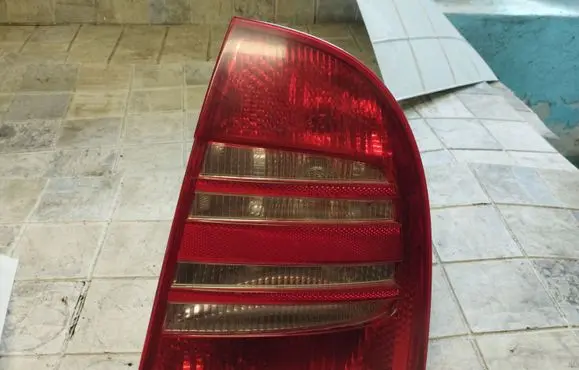 Skoda Superb B5 (3U) Rear/tail lights 3U5945096 3U5945112