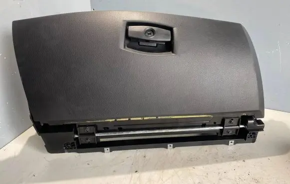 BMW 5 E60 E61 Glove box 7034080 81010000 71010000