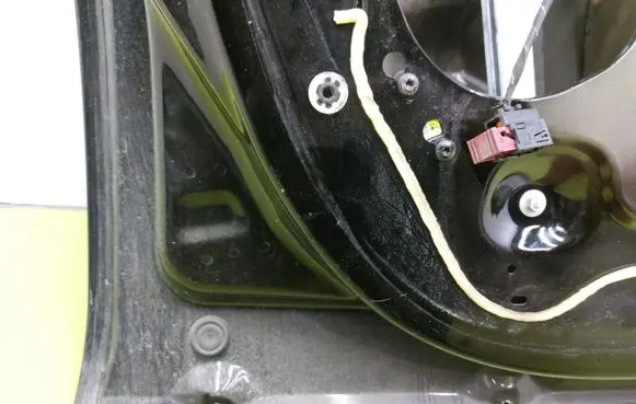 Chevrolet HHR Front door