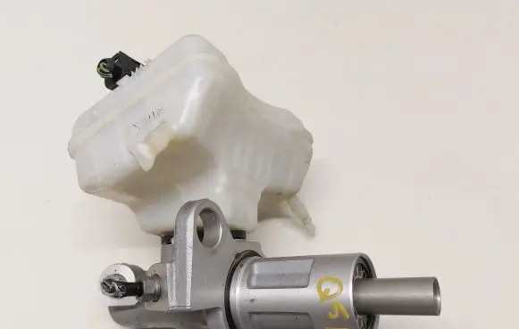 Audi Q5 SQ5 Master brake cylinder 8K0611301A
