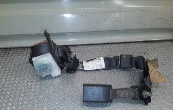 Subaru Impreza III Middle seatbelt (rear) TKAH0ES119
