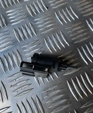 Audi A4 S4 B7 8E 8H Brake pedal sensor switch 3B0945511C