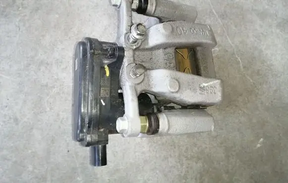 Hyundai Santa Fe Rear brake caliper