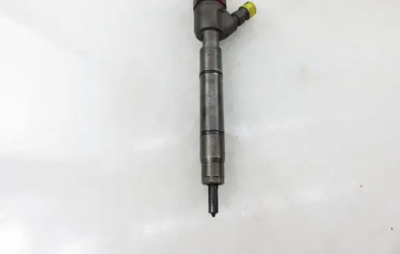 Hyundai i30 Fuel injector 338002A400 0445110256