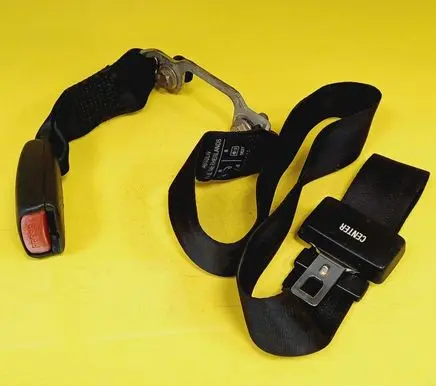 Mitsubishi Carisma Rear seatbelt buckle 570331500