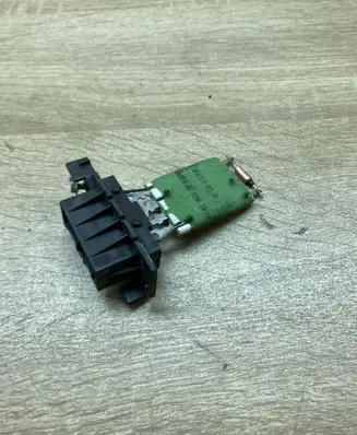 Heater blower motor/fan resistor