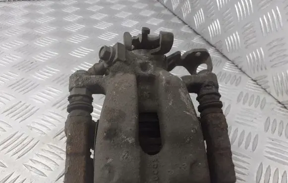 Opel Astra H Rear brake caliper