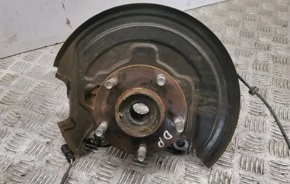 Nissan Leaf II (ZE1) Front wheel hub