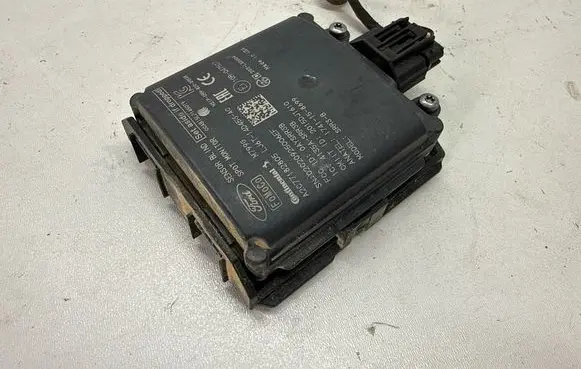 Ford Escape IV Blind spot module LJ6T14D453AC