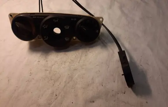 Ford Focus Climate control unit 98ab18c419ae