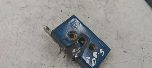 Audi 80 90 B2 Rear door lock 173839016D