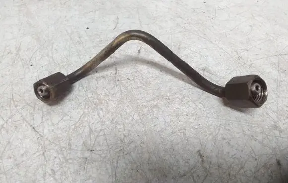 Hyundai Santa Fe Fuel injector supply line/pipe 